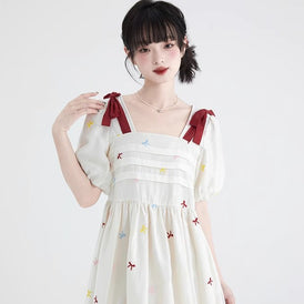 Well-tailored bow embroidered square neck Tencel dress - MEIMMEIM(メイムメイム)